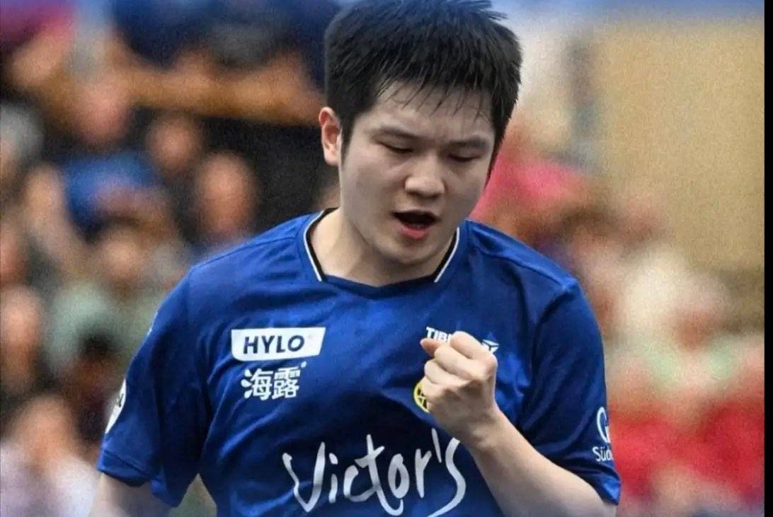 樊振东人气有多高?昨天刚拿德甲MVP,今天参加活动人多到限流