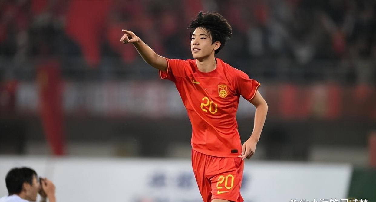 好消息!20岁中锋朱鹏宇即将转会德甲沙尔克04,转会费高达900万欧